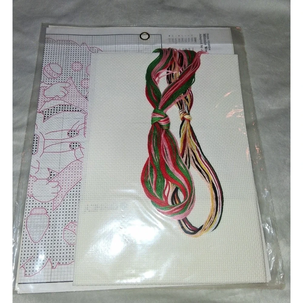 Vintage Disney Minnie Mouse Cross Stitch Kit Minnie Wreath Needlecraft Craft Kit